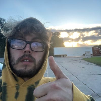 Lilbroke19's profile picture. oof $Chilltuck