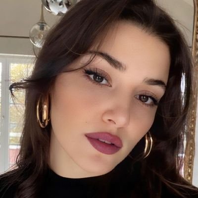 Porno onlayn tomosha: qiz boglangan va yordamsiz Paypoq kiygan qizning porno kastingi