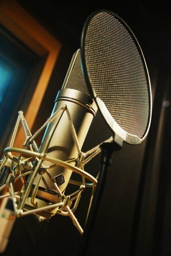 Mahajirehstudio's profile picture. Studio berstandard Proffesional dengan didukung Alat-alat yang Proffesional..  for booking 021-45867140 or PIN:26D9EED5
Music Is Fun !!!