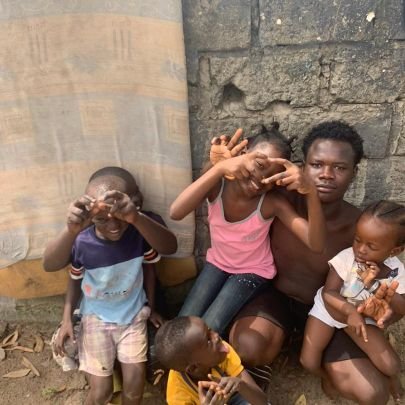 Hello everyone it's a pleasure to meet🙏❤️ you guys my name is Kaddy Gibba from Gambia🇬🇲 the smiling❤ coast of Africa I'm here to make friends and family ❤️🙏