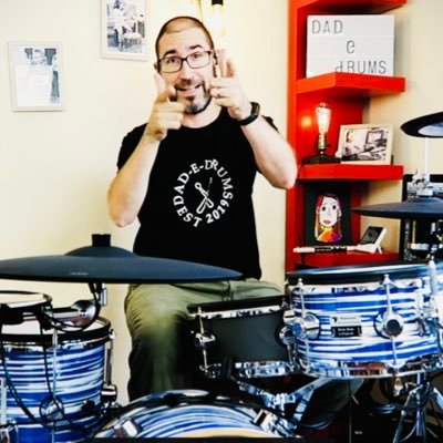 Menorca 🏝 based drummer/gamer. Dad of 2. 🥁 Drums and Retro Gamer Streamer on Twitch, 🕹 https://t.co/PPAq3k6VWX  // Check my latest video ⬇️🥁⬇️