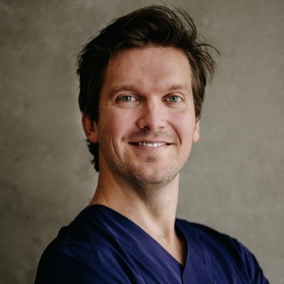 Husband and Father • MD, FEBU, PhD candidate • Uro-oncology and robotics at OLV hospital Aalst • CEO of Surgquest• Surgery in Motion Editor • ERUS-YAU robotics