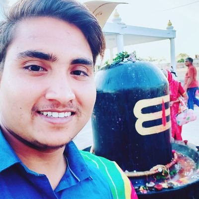 Krishna76949850's profile picture. अभी सूरज ढला नही जरा सी शाम तो होने दो
मैं खुद ही लौट आऊंगा मुझे नाकाम तो होने दो