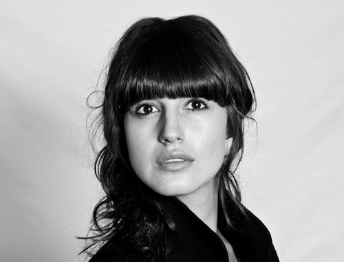 Singer/Songwriter, (Theater)Zangdocent.
Studied at: Conservatorium Codarts