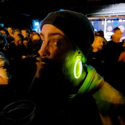 Dad, Gamer and Streamer from the UK that also works in IT. https://t.co/dNA6a4z2F8 #XPFam Code: LightsWolf