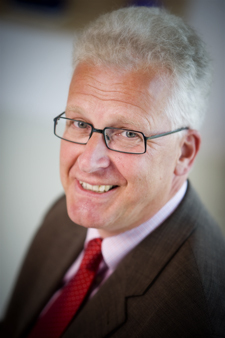 PronkHans's profile picture. CEO Fluisteraar | Levenskunstenaar | Executive Business Coach | Bestendigt hoofd-hartbalans van bewuste CEO's | M. 06-54721842