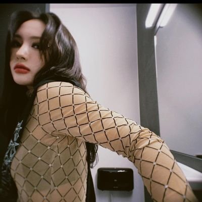 leesieyon's profile picture. sou bonita, sou gostosa e sou dela.