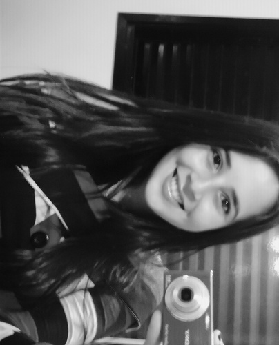 As muralhas que eu puder eu mesma derrubo , aquelas que não der Deus põe no chão pra mim ! (♫  .  BE HAPPY ♥ *-*