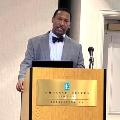 Confidence and Resilience Trainer; Motivational Speaker; Award-Winning Author; Narrator at Obama Presidential Center