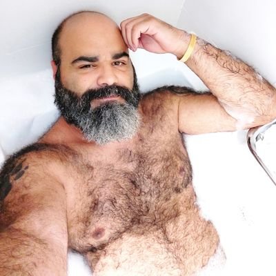 bottom bear, love choking on a big dicks and swallow cum looking for aggressive tops, text me if you ever in Tel aviv
#bear #gay #cocksucker #cumlover