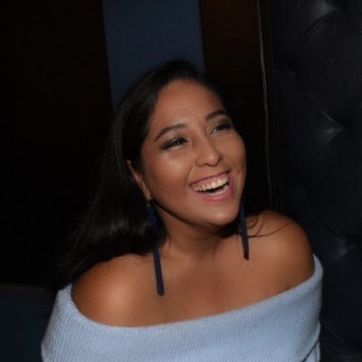 Adicta al aprendizaje constante, a la adrenalina del marketing y la publicidad. Suelo caminar bastante, ir a shows, comer rico y gritar goles.