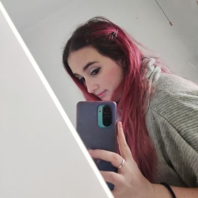 Maestra de renacuajos🐸// libros, anime & videojuegos😊 // waifu army power🌟 // loca de los logros y amante de los animales. Buscant el ramen perfecte. 13💛