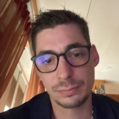 JbMathon's profile picture. fracture de la main après opération