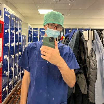 NHS Senior Clinical Photographer 🏥 Portrait, Sports & Events Photographer 📸 Marathon runner 🏃🏻♂️ 5K: 17:47 10K: 38:01 HM: 1:19:39 M: 2:55:55