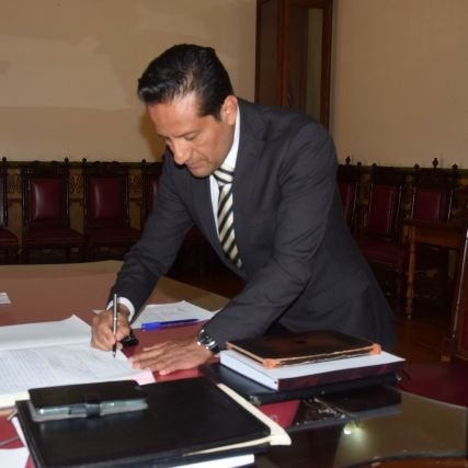 Enrique45924074's profile picture. Mtro. Derecho Constitucional.