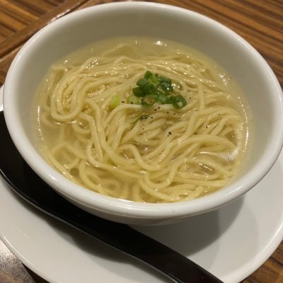 ラーメンをひそかに愛する女子です🍥 3食ラーメンでいい🍜ラーメンはカロリーゼロ🙆‍♀️無言フォローお許しください🙇‍♀️