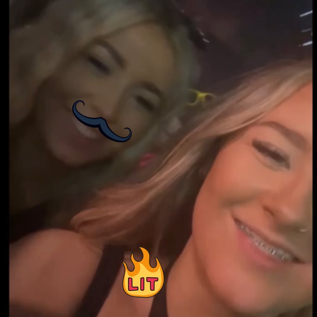 niamh12151703's profile picture. feeling red hot tonight