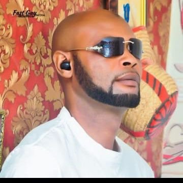 De God Dat did it 4 u, ll do it 4 me
Da dice still rolling.