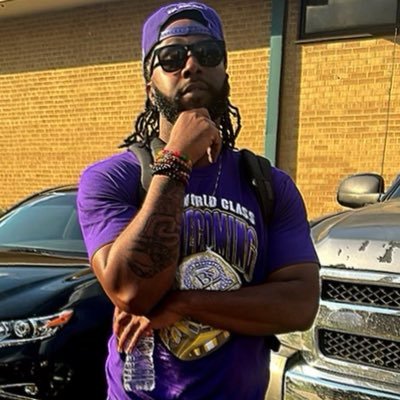 #TeamSU #BetaSigmaQues #ForeverSUfootball IG: Mystroque7 Owner of @7_StitchesLA IG: @7.Stitches