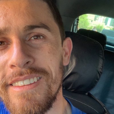 PabloBestOliver's profile picture. Não deite com mágoas no coração. 
Não durma sem ao menos fazer uma pessoa feliz! 
E comece com você mesmo