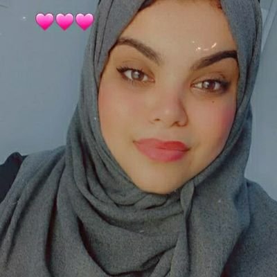 hafsa_benk's profile picture. 