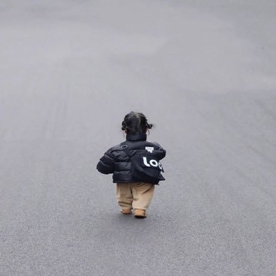 دیگر به مردهها حسادت نمی ورزم،من هم از دنیای آنها به شمار می آیم،من هم از آن ها هستم،یک زنده به گور... kord✌🏻