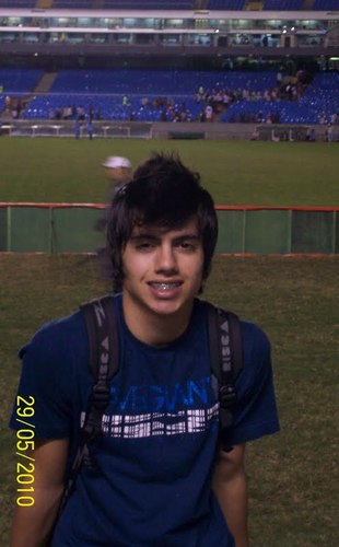 Humildade não é se declarar pequeno. Humildade é reconhecer suas forças e suas fraquesas e perante isso buscar o seu melhor. (Projota)