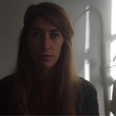 Léa Leostic Profile