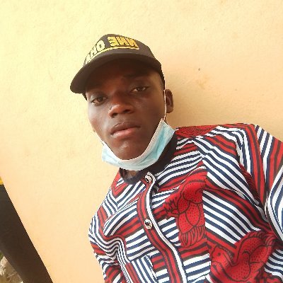 MaczollaM's profile picture. Simple simplicity