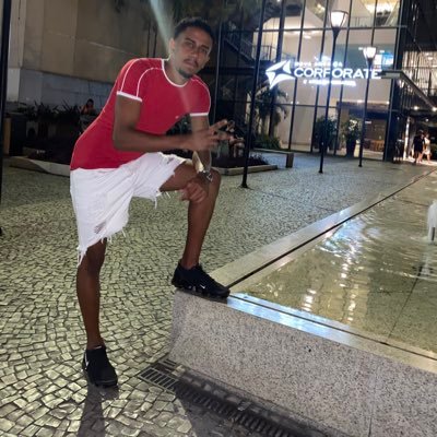 Sonhe grande , mas tenha humildade para começar pequeno 🙏🏾