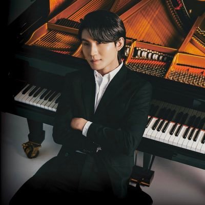 The Official Twitter Account of Chinese Pianist Niu Niu. Official Instagram account “niuniupiano”