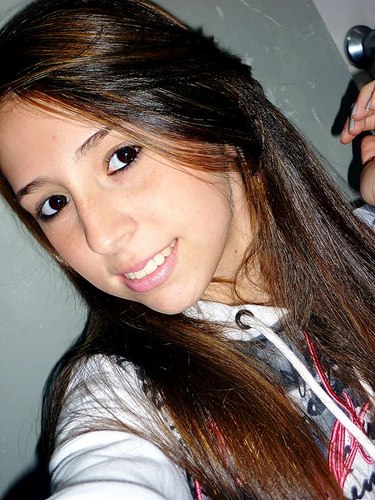 Since 12.08.1996 . Leonina, sonhadora, preguiçosa, ciumenta e persistente. Muziki rock , Restart, Rebeldes e etc. Chocolate e dormir melhores coisas do mundo (:
