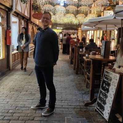 albarellofw's profile picture. politécnico de sangue latino estudando pra ter certeza que computador funciona a base da magia