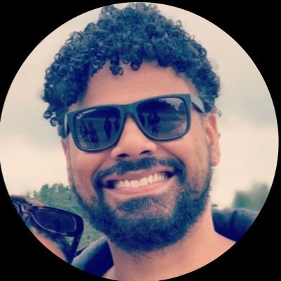 victorveiga78's profile picture. Cristão, marido, pai, programador.