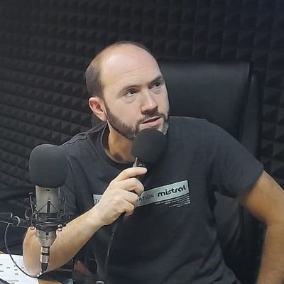 Periodista deportivo/
Entrenador de Fútbol (Licencia PRO)
Instagram: @marcelolewko