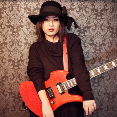 Guitarist🎸 バンド(休止中)▶︎( @BLAZEOFDESTROY ) ツイキャス▶︎( https://t.co/amGYPqQKEe ) / ESP / XJAPAN / L'Arc-en-Ciel / ホークス⚾️ / お酒🍷/