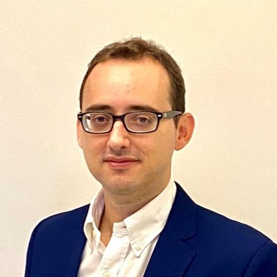 Economista, Estrategista e Gestor. Professor do Departamento de Economia da Puc-Rio. Especialista em Macroeconomia e Finanças.
