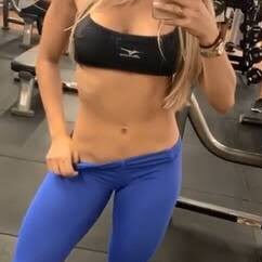 Escritora de contos, viciada em provocar e coelhinha comportada Nudes na DM🔥🐰
