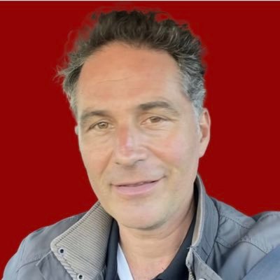 iamsashamaxim's profile picture. writing about books, culture, ideas. Humor included.