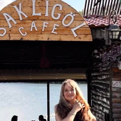 Kırk beldeden Kırk Nakışçı gelse Hasretin söküğünü dikemez..