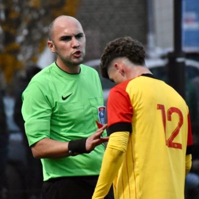 Arbitre de football #N2 #N3, Pompier volontaire et consultant en management. Conseiller municipal délégué à #Carvin. Mes tweets n’engagent que moi.