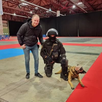 Si vis pacem, para bellum. CXII Promoción 🦅
Green cop y voluntario de Protección Civil 👨🚒🧡🇪🇦
O Carballiño (OU) 🐙