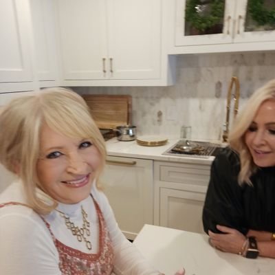 gilbertsandi57's profile picture. 