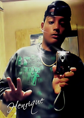 riki mlk #foda, bem tranquilo, sou peixes, 14 anos, sao paulino fanatico, meu sonho= conheçer o mano brown, o q faço de melhór= canta rap, grupo os mlks maroto