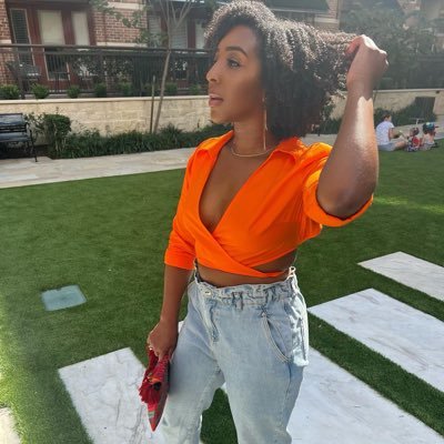IG: Bri_harper. @itsreallybyrus🤞🏾💜. Heavy on the thank you God. Eat healthy, drink water, emit positivity.