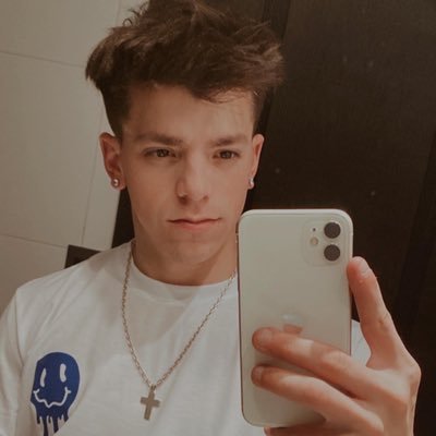 facuu_costa98's profile picture. 𝑀𝑢́𝑠𝑖𝑐𝑜 𝑒𝑛 𝑇ℎ𝑒𝐿𝑎𝑃𝑙𝑎𝑛𝑡𝑎 🌱