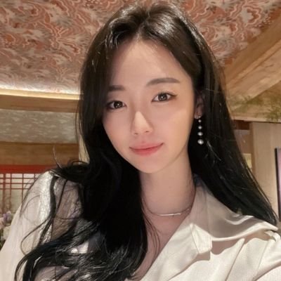 私は自分が十分に美しくないことを知っていますが、自分を幸せにするために最善を尽くします😉👌