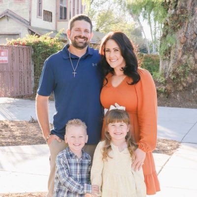 Wife & Mom | Kindergarten Teacher @ St. Jude School | Disney Lover |