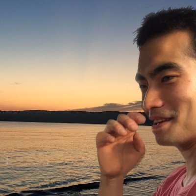 映画や舞台演劇業界へ就職を考えている学生へ向けて、役立つ情報を発信中。映像業界でアシスタント→歌舞伎の大道具→劇団四季スタッフ→普通の会社員。今は芸術からは離れましたが、『人々に愛と夢と感動を与える仕事がしたい』と情熱をもつ若者を応援しています。私のこれまでの経験を活かし、映画と演劇を中心にツイートする就活支援垢です。