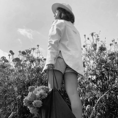 JenniMntes's profile picture. :)